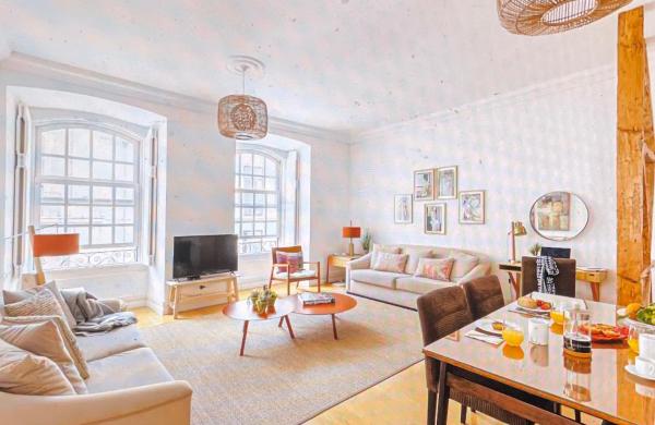 Spacious And Unique Apartment - Lisbon