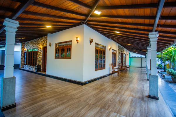 Surfing Bay Villa - Hikkaduwa