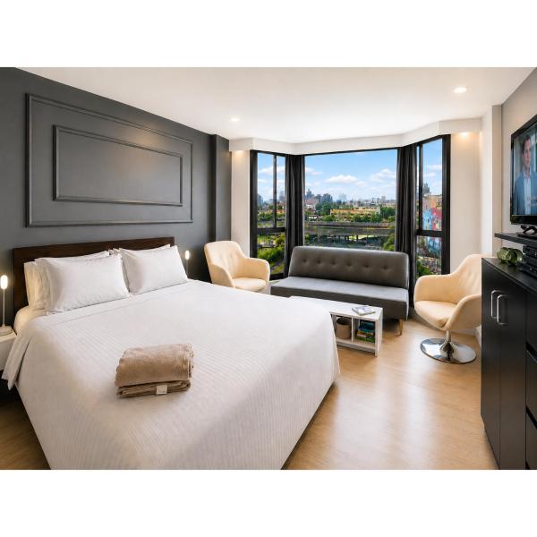 Luxury Bed & Remote-work-ready - Comfortable Executive Suite - Downtown - Mosquera