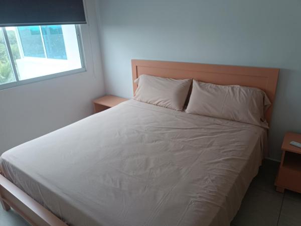 Golden Wave Residence Vista A La Piscina - Playa Blanca