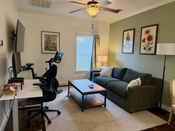 Quiet Heights Workspace Suite - Houston, TX