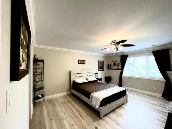 Khan’s Resort - Cobourg