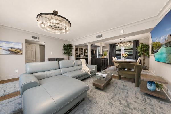 Spacious Dallas 2br Condo Pool View - Dallas, TX