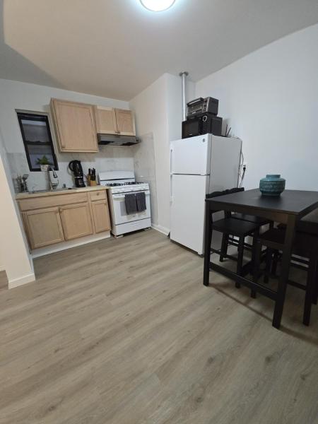 2 Bedroom Apartment With Kitchen - New York City