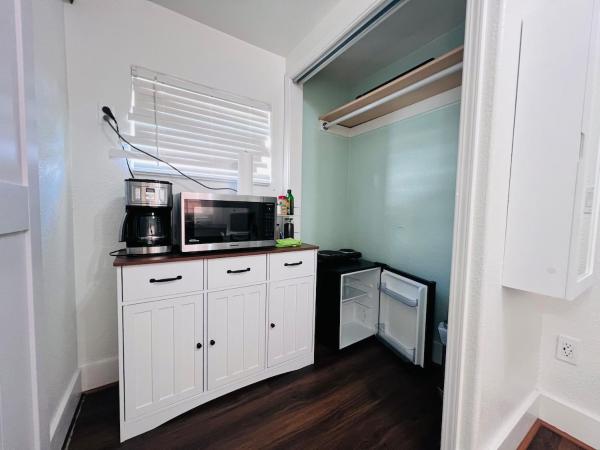 Cozy Suburb Studio - Private Entrance - Lake Stevens, WA