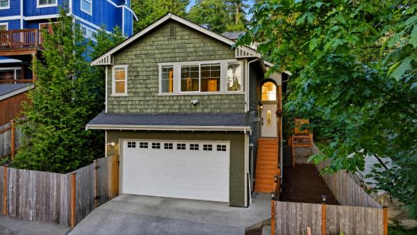 Modern 4br Retreat With Lake And Mountain View - Sammamish, WA