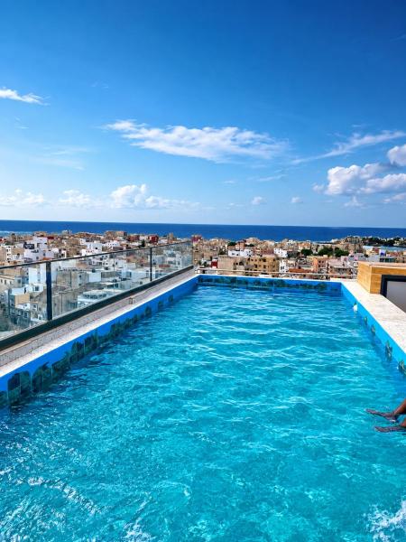 Private Room With Rooftop Pool & Mini Gym - Dakar
