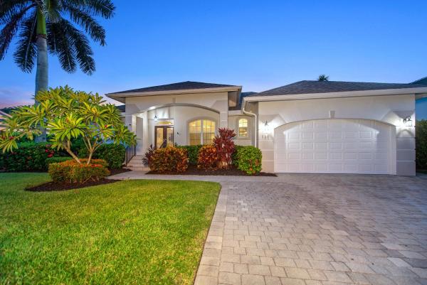 Palm Island Retreat - Private Pool - Bikes - Marco Island, FL