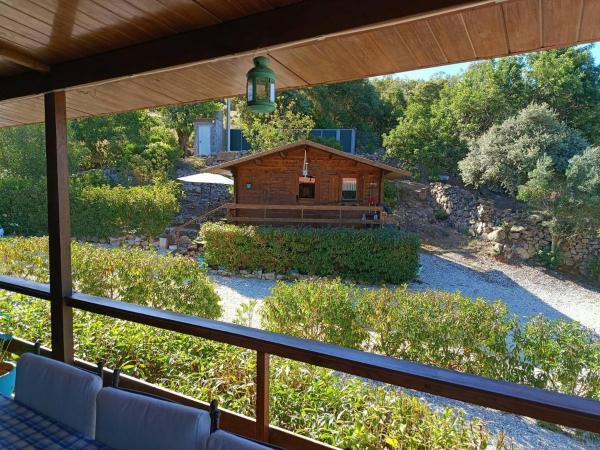 Tranquil Chalet Retreat With Shared Pool In Esti, Portugal - District de Faro