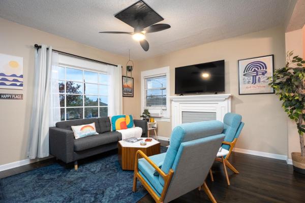 3-bedroom, Private Backyard, Historic, Prime Location - San Diego, CA