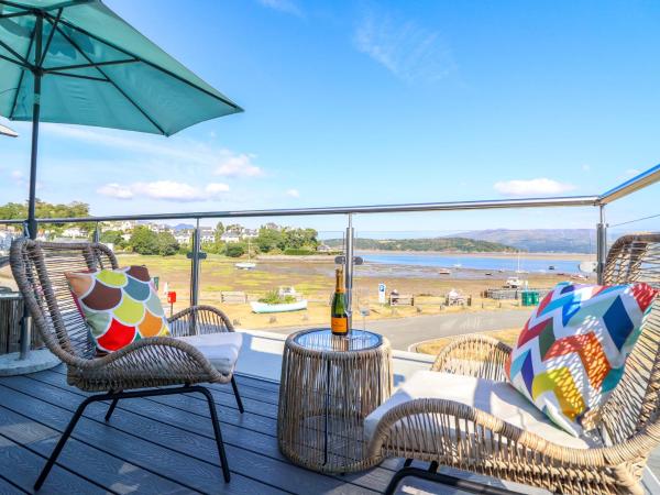 Sea View Apartment - Borth Y Gest