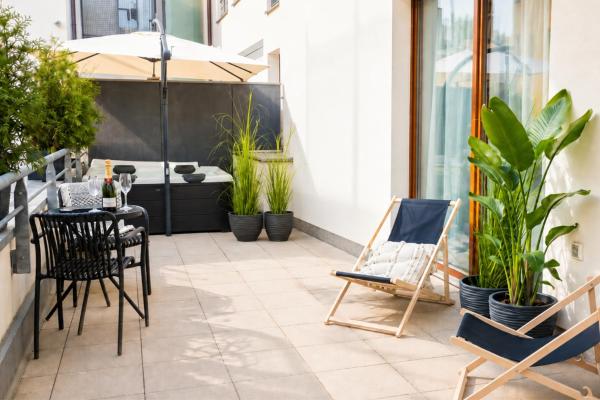 Apartment With Private Jacuzzi & Terrace In The Center Of Prague - Prague