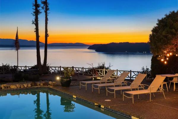 远山蓬莱主楼 Main Building Of Seattle Resort Style Ocean View Retreat - Whidbey Island, WA