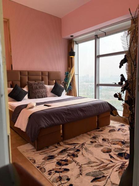 The Pink Edition-luxury Suits 1bhk With Balcony - Noida