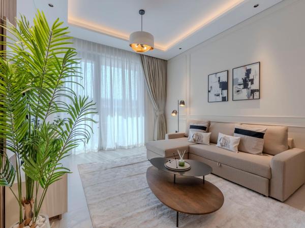 Hot Spot 2br W Pool Sauna Opp Circle Mall - Dubai