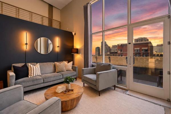 Explore Gaslamp From Chic Loft Balcony City Views - Coronado, CA