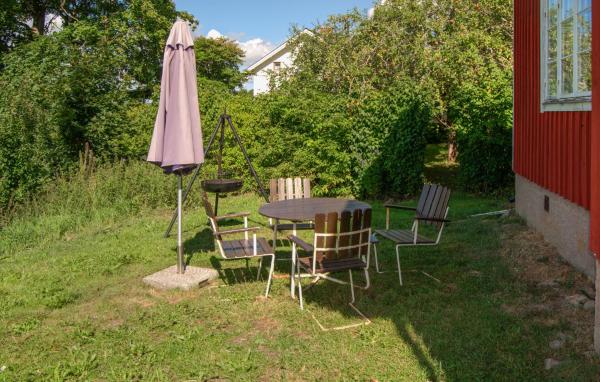 2 Bedroom Lovely Home In Bjurtjärns Socken - Karlskoga