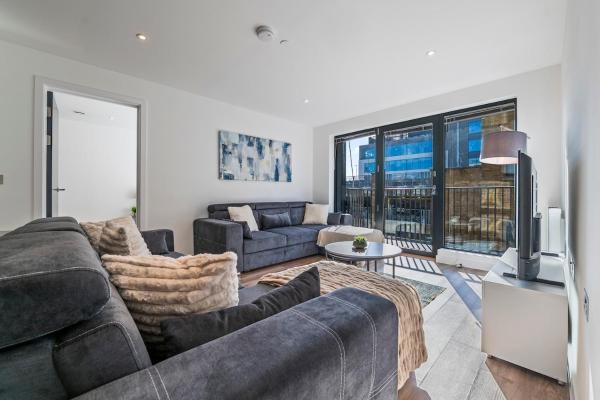 Modern 2-bed Near Elizabeth Line & Heathrow - 슬라우