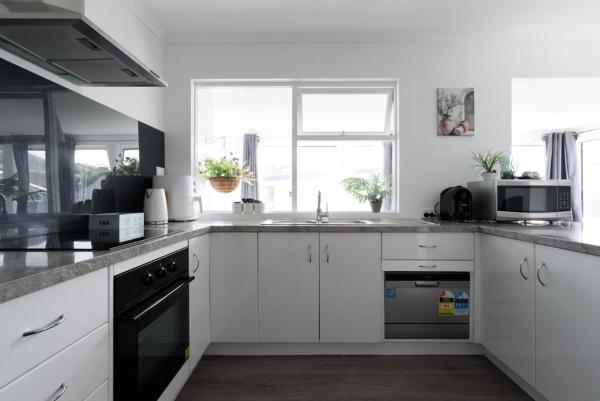 Modern Ease In East Devonport - Devonport