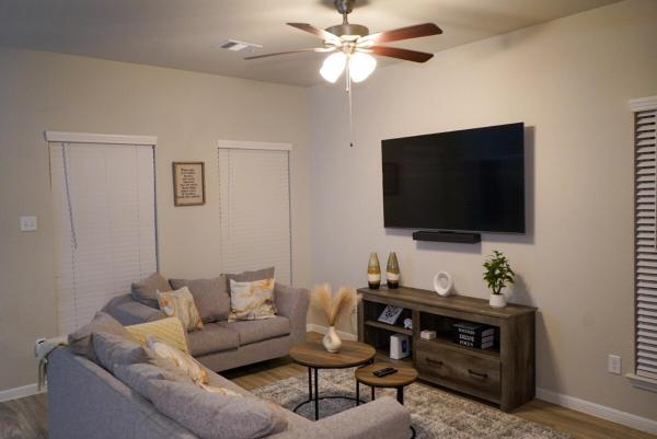 The Elegant Escape Near Downtown And Med Center - Pearland, TX