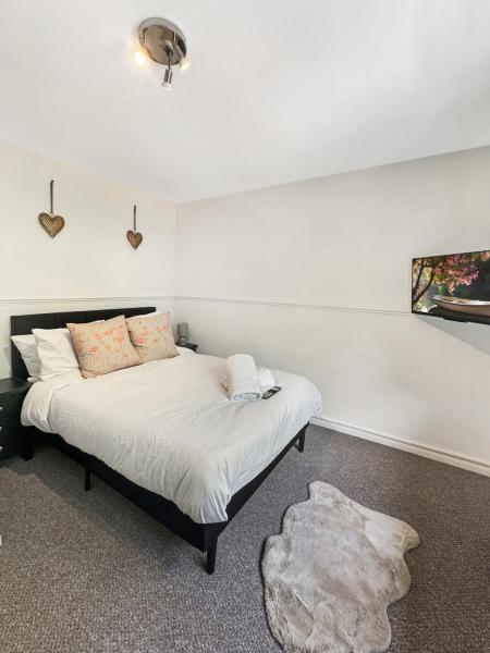 Sleeps 8 3 Bed Mapperley With Garden & Driveway - Nottingham