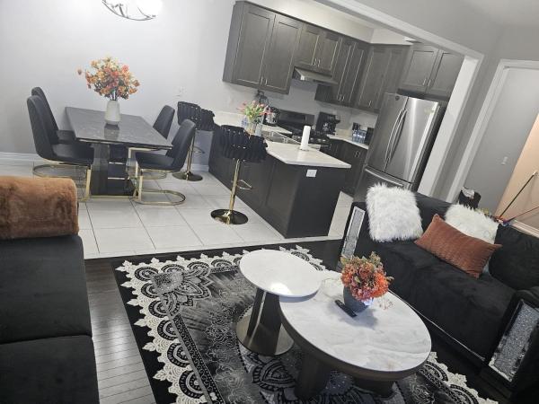 Modern Cozy Home - Spacious - Near Airport With Ac - Vaughan