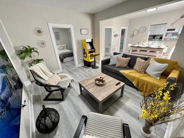 Lovely Home Near Calle 8 And Brickell - Miami Springs, FL