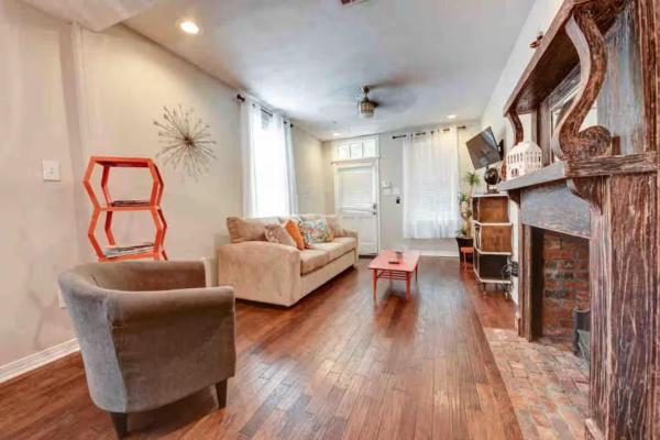 Huge 1 Bedroom Steps Into The French Quarter - New Orleans, LA