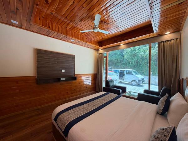 The Crown Vista By Naina - Manali