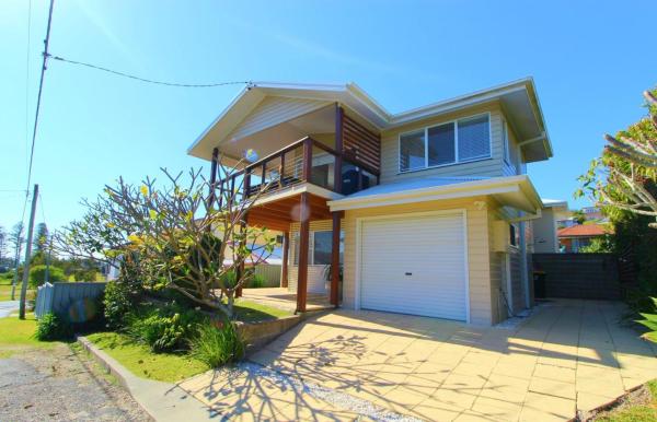 Beach Club 2, 5 Gowing Street - Crescent Head