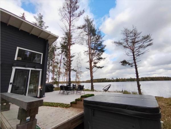 Forest Lakehouse A With Jacuzzi - Laukaa