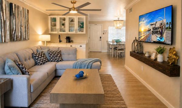 No Shoes Required Newly Renovated Beach Retreat With Heated Pool Steps To White Sandy Beaches Of The Gulf Coast - Tampa Bay, FL