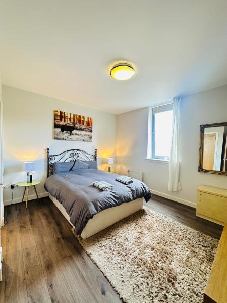Skyline Suite Stylish Flat With City Views - Glasgow Queen Street Station