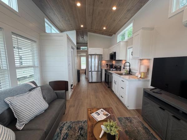 Cottonwood Modern Tiny Home - Vicksburg, MS