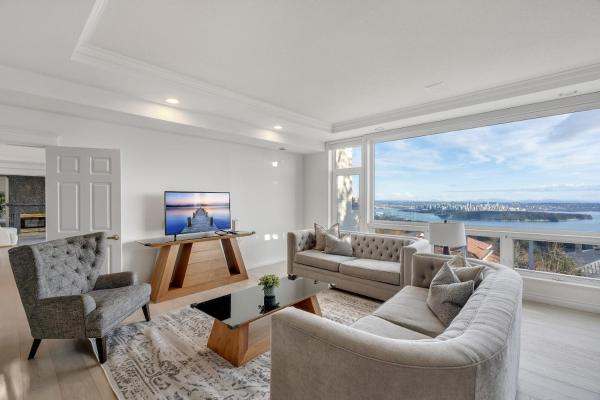 Luxury 6br West Van Villa - Sky-high Ocean Views - Vancouver Island
