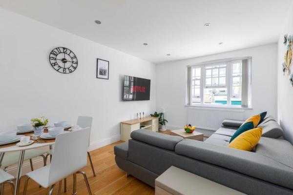Stylish London Shoreditch Apartment With Balcony Sleeps 4 Family Friendly - Chingford