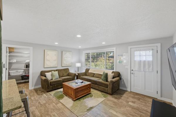 #Stayinmydistrict Northbend Duplex - Coos Bay, OR