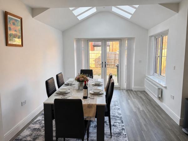 Peaceful New House In Bicester Village - ビスター