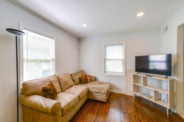 3 Mi To Old Town: Home W/ Private Deck, Yard! - Washington D.C., DC