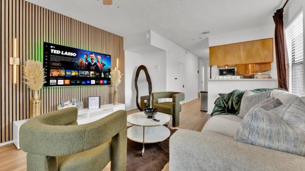 Luxury Retreat Near Cowboys Stadium Sleeps 6 - Arlington, TX
