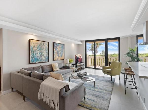 Spacious 2br Island Retreat With Ocean Views - Key Biscayne, FL