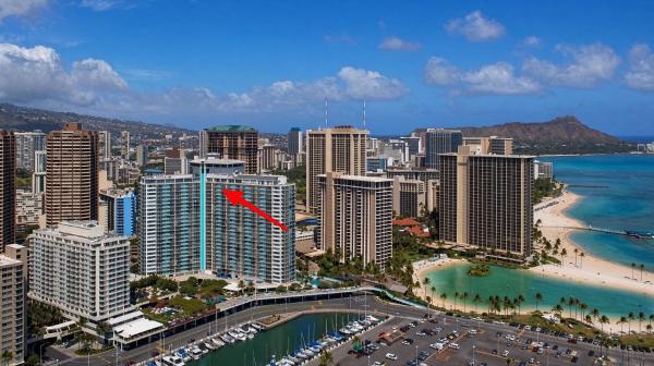 Ilikai - 4br Condos - Sleeps 8 - Honolulu, HI