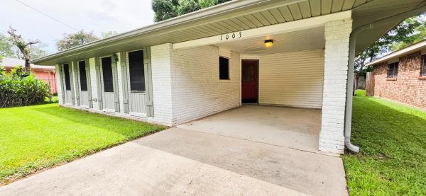 Comfortable & Spacious 3 Bedroom Home - Louisiana