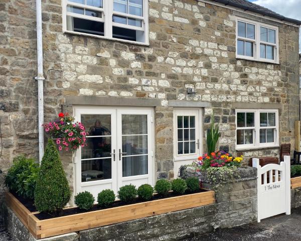 Cheerful 2 Bed Cottage With Indoor Fireplace - Masham