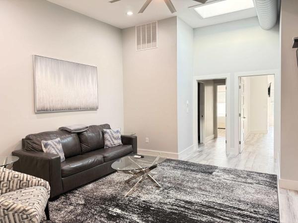 The Flatts At North Shore A Modern Downtown Stay - Lake Point, Geneva