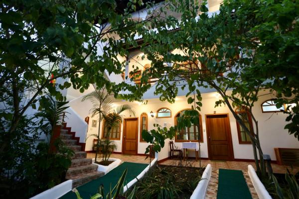 La Perla Hotel - Galápagos Islands