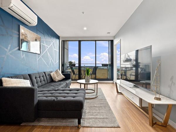 Stunning Sky-high Views - 2br - Pool & Free Parking - Williamstown