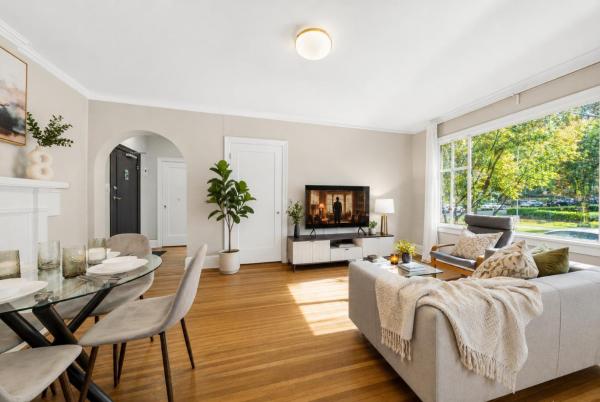 Elegant 2br City Escape On Jervis Street - Vancouver