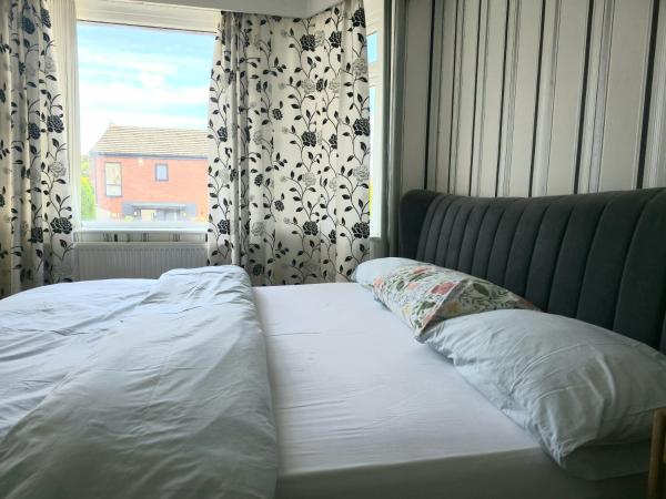 Six Bed Home With Two Parking Space And Garden - Bristol