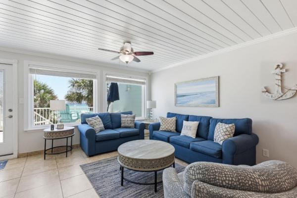 Beachfront Townhouse With Modern Upgrades Shared Pool Fast Wifi Outdoor Shower - Rosemary Beach, FL